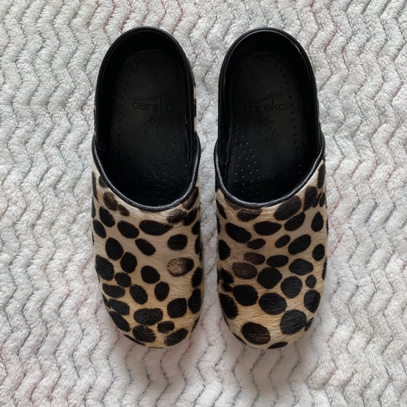 Dansko Shoes - Dansko Beige/brown Animal print "Fur" Clogs Sz 8
